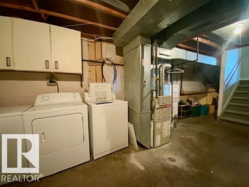 112 Centennial Drive, Wetaskiwin, AB - Indoor Photo Showing Laundry Room