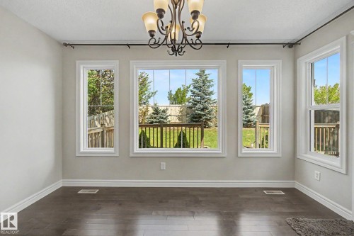 15868 10 Avenue Sw, Edmonton, AB - Indoor Photo Showing Other Room