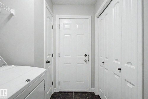 15868 10 Avenue Sw, Edmonton, AB - Indoor Photo Showing Other Room