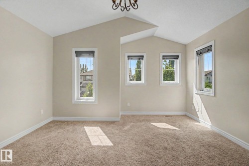 15868 10 Avenue Sw, Edmonton, AB - Indoor Photo Showing Other Room
