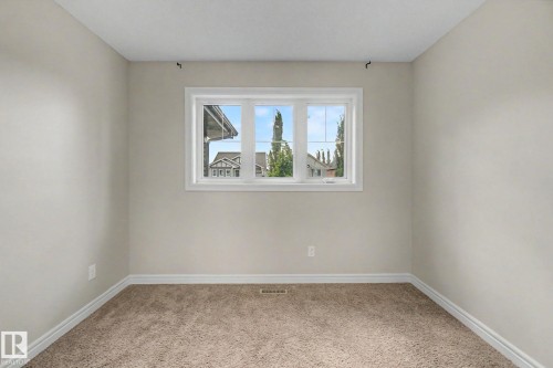 15868 10 Avenue Sw, Edmonton, AB - Indoor Photo Showing Other Room