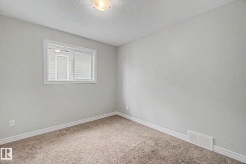 15868 10 Avenue Sw, Edmonton, AB - Indoor Photo Showing Other Room