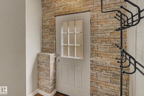 15868 10 Avenue Sw, Edmonton, AB - Indoor Photo Showing Other Room