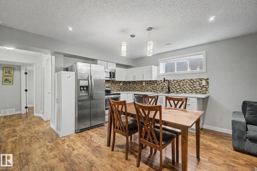 15868 10 Avenue Sw, Edmonton, AB - Indoor Photo Showing Dining Room
