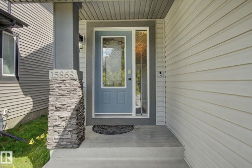 15868 10 Avenue Sw, Edmonton, AB - Outdoor