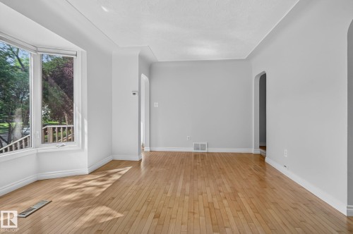 10508 67 Avenue Nw, Edmonton, AB - Indoor Photo Showing Other Room