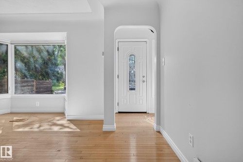 10508 67 Avenue Nw, Edmonton, AB - Indoor Photo Showing Other Room