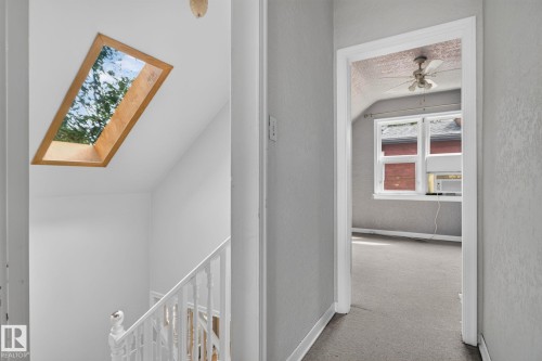 10508 67 Avenue Nw, Edmonton, AB - Indoor Photo Showing Other Room