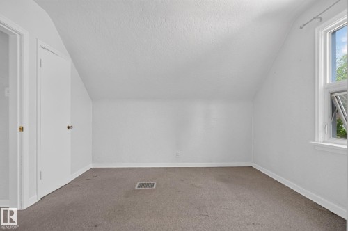 10508 67 Avenue Nw, Edmonton, AB - Indoor Photo Showing Other Room