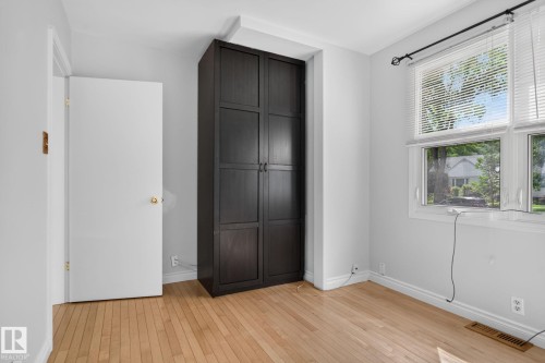 10508 67 Avenue Nw, Edmonton, AB - Indoor Photo Showing Other Room