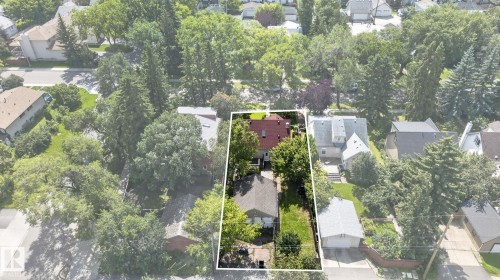 Property situated on a lot with mature trees and a detached garage - 10508 67 Avenue Nw, Edmonton, AB - Outdoor