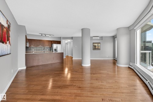 #3002 10152 104 St Nw, Edmonton, AB - Indoor