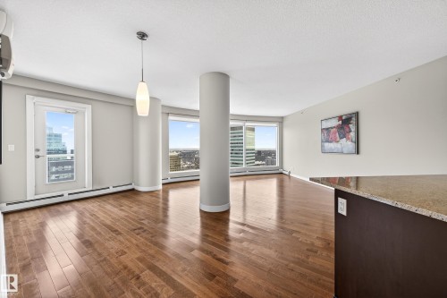 #3002 10152 104 St Nw, Edmonton, AB - Indoor