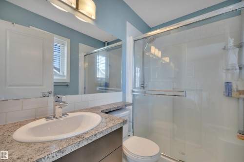 #58 9535 217 St Nw, Edmonton, AB - Indoor Photo Showing Bathroom