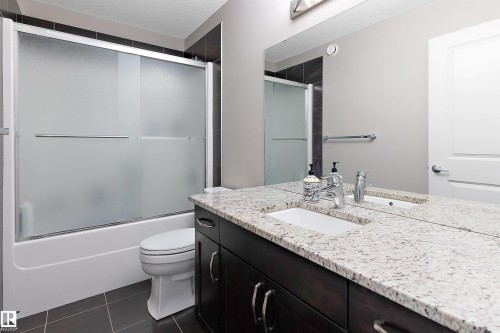 1312 26 Avenue Nw, Edmonton, AB - Indoor Photo Showing Bathroom