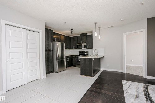 #229 5151 Windermere Bv Sw, Edmonton, AB - Indoor Photo Showing Kitchen
