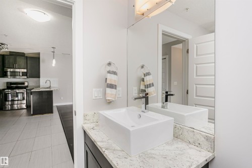 #229 5151 Windermere Bv Sw, Edmonton, AB - Indoor Photo Showing Bathroom