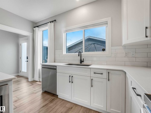19310 26A Ave Nw, Edmonton, AB - Indoor Photo Showing Kitchen