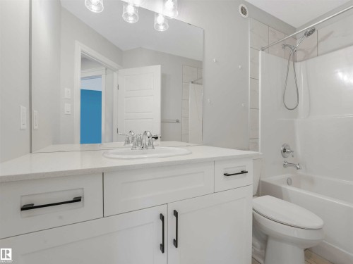 19310 26A Ave Nw, Edmonton, AB - Indoor Photo Showing Bathroom