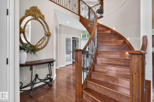2489 Martell Crescent Nw, Edmonton, AB - Indoor Photo Showing Other Room