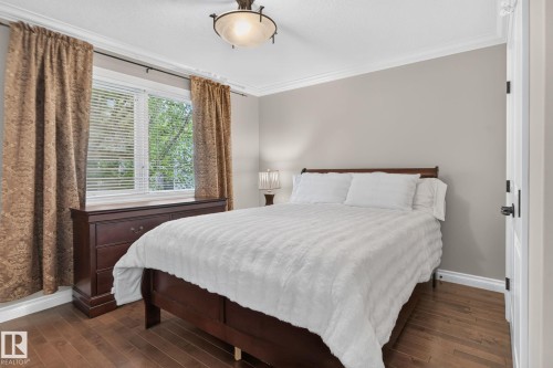 2489 Martell Crescent Nw, Edmonton, AB - Indoor Photo Showing Bedroom