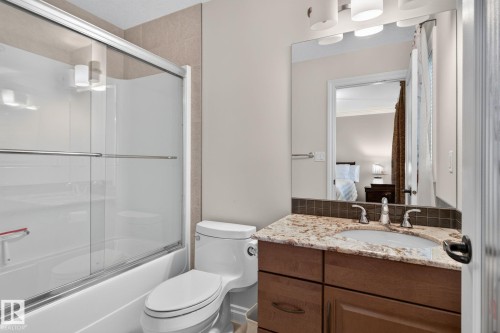 2489 Martell Crescent Nw, Edmonton, AB - Indoor Photo Showing Bathroom