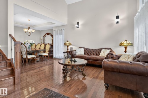 2489 Martell Crescent Nw, Edmonton, AB - Indoor Photo Showing Living Room