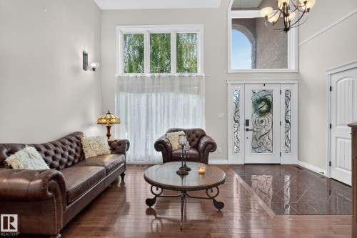 2489 Martell Crescent Nw, Edmonton, AB - Indoor Photo Showing Living Room