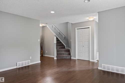 4218 Alexander Bay Sw, Edmonton, AB - Indoor Photo Showing Other Room