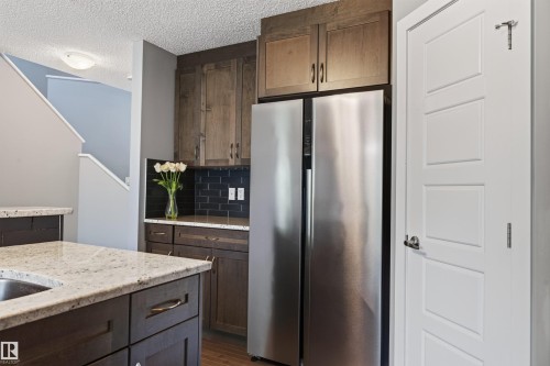 4218 Alexander Bay Sw, Edmonton, AB - Indoor Photo Showing Kitchen