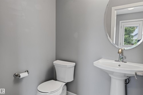 4218 Alexander Bay Sw, Edmonton, AB - Indoor Photo Showing Bathroom