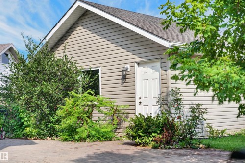 4218 Alexander Bay Sw, Edmonton, AB - Outdoor