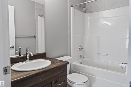 4218 Alexander Bay Sw, Edmonton, AB - Indoor Photo Showing Bathroom