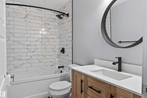 4218 Alexander Bay Sw, Edmonton, AB - Indoor Photo Showing Bathroom