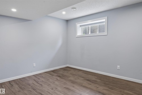 4218 Alexander Bay Sw, Edmonton, AB - Indoor Photo Showing Other Room