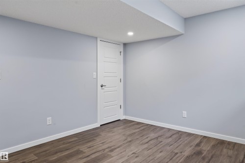 4218 Alexander Bay Sw, Edmonton, AB - Indoor Photo Showing Other Room