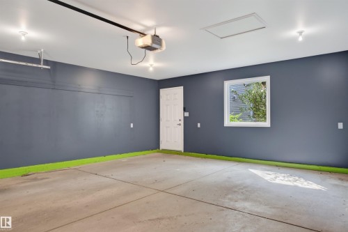 4218 Alexander Bay Sw, Edmonton, AB - Indoor Photo Showing Other Room