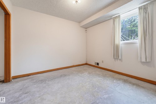 14012 120 Street Nw, Edmonton, AB - Indoor Photo Showing Other Room