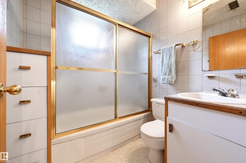 14012 120 Street Nw, Edmonton, AB - Indoor Photo Showing Bathroom