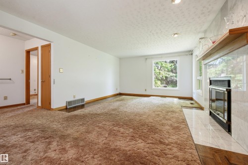 14012 120 Street Nw, Edmonton, AB - Indoor Photo Showing Other Room