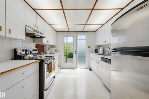 14012 120 Street Nw, Edmonton, AB - Indoor Photo Showing Kitchen