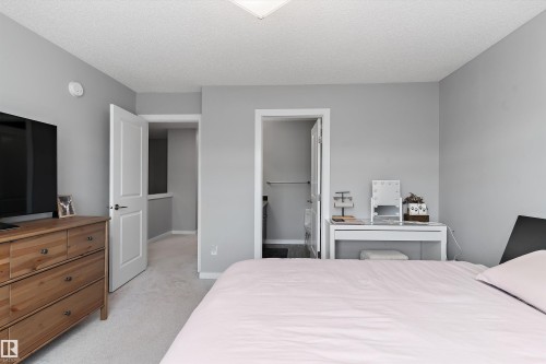15927 13 Avenue Sw, Edmonton, AB - Indoor Photo Showing Bedroom