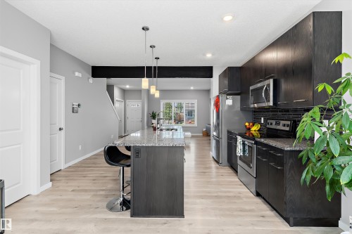 15927 13 Avenue Sw, Edmonton, AB - Indoor Photo Showing Kitchen