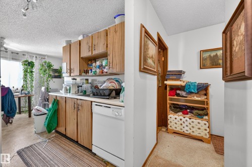 Image quality insufficient for description - #206 10842 107 St Nw, Edmonton, AB - Indoor