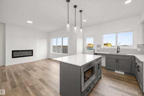 17623 7 Street Ne, Edmonton, AB - Indoor Photo Showing Kitchen With Upgraded Kitchen