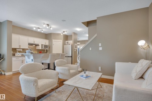 2289 Austin Way Sw, Edmonton, AB - Indoor Photo Showing Living Room