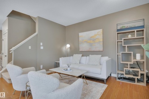 2289 Austin Way Sw, Edmonton, AB - Indoor Photo Showing Living Room
