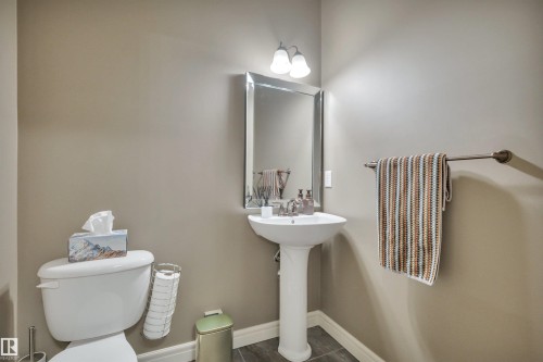 2289 Austin Way Sw, Edmonton, AB - Indoor Photo Showing Bathroom