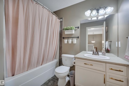 2289 Austin Way Sw, Edmonton, AB - Indoor Photo Showing Bathroom