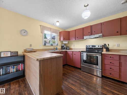 3503 42A Avenue Nw, Edmonton, AB - Indoor Photo Showing Kitchen
